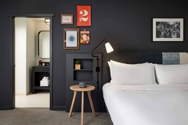 Room 26 of 70