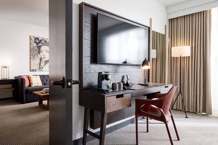 Room 16 of 70