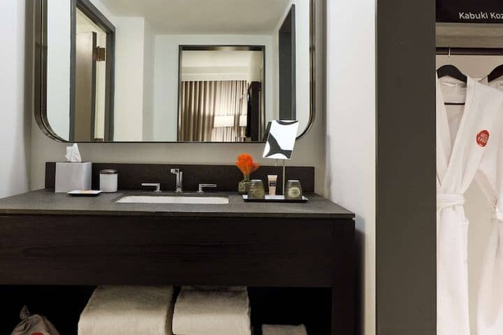 Room 43 of 70