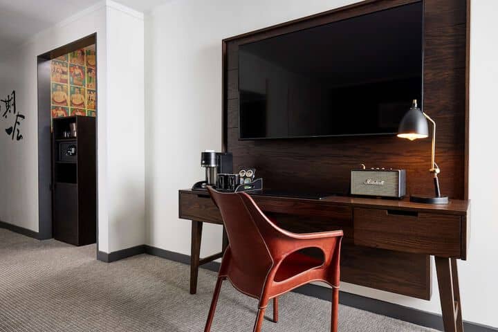 Room 23 of 70